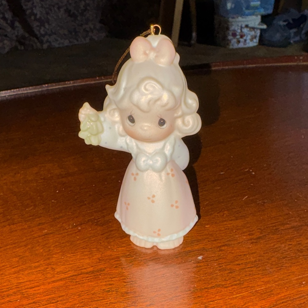1995 PRECIOUS MOMENTS JOY FROM HEAD TO MISTLETOE ORNAMENT # 150126